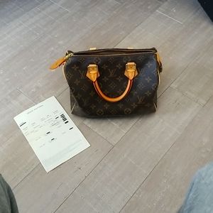 Excellent Condition Louis Vuitton Speedy Monogram 25 with Receipt